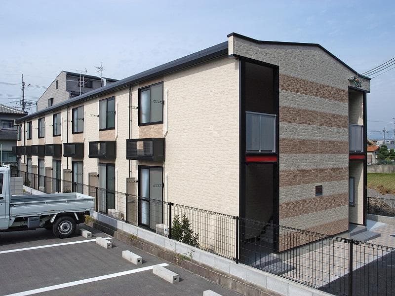 Main exterior of leopalace Premier