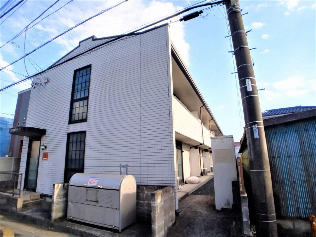 Main exterior of leopalace Two Eight