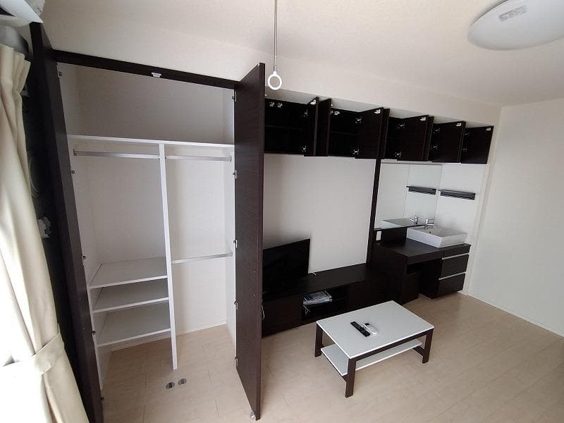 Room image 12