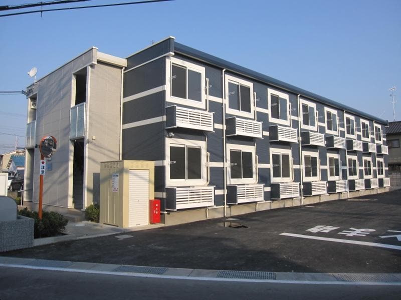 Main exterior of LEONEXT Tono