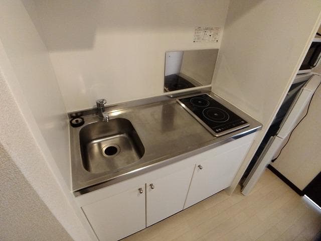 Room image 10