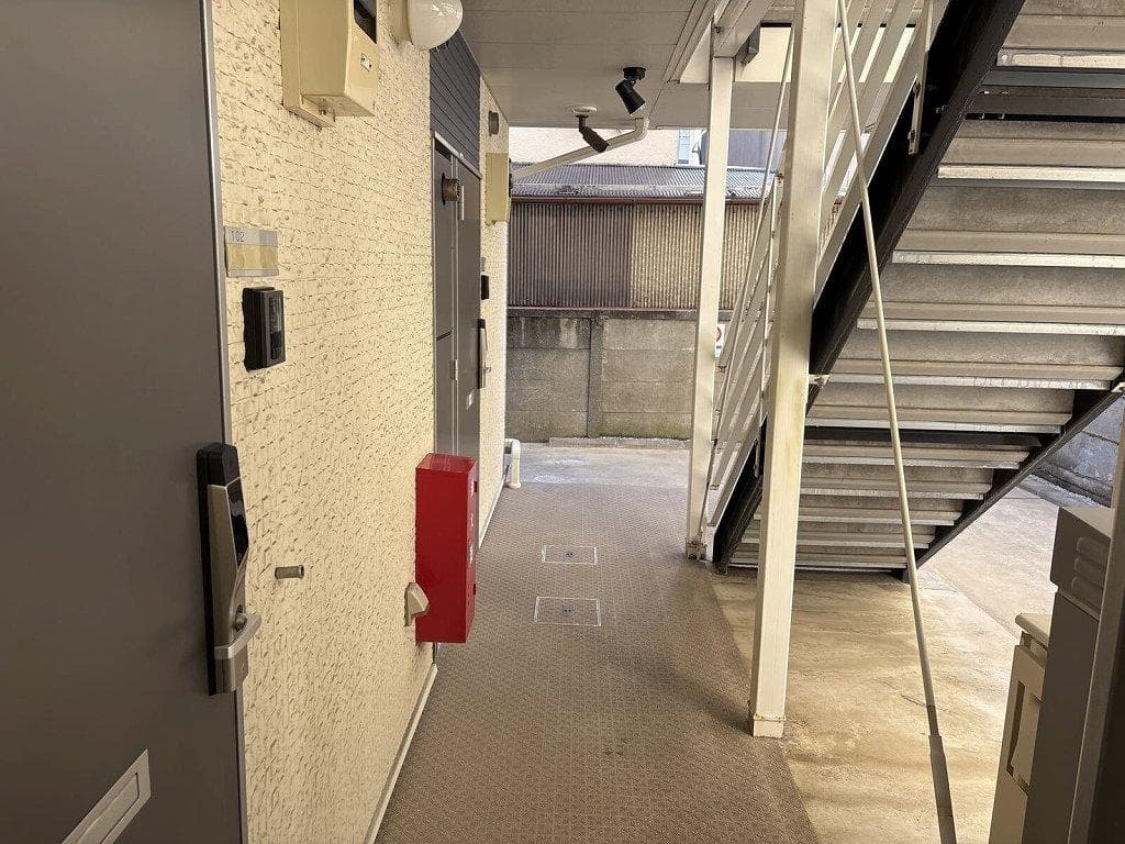 Room image 8