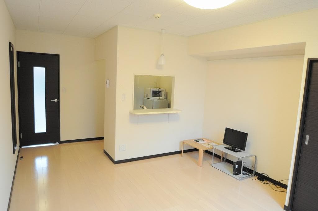 Room image 11