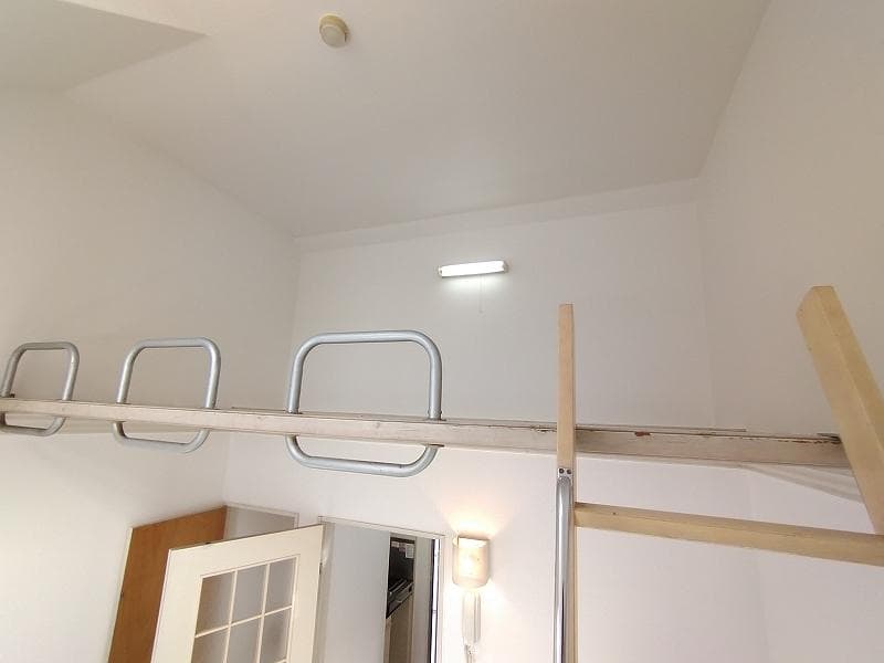 Room image 9