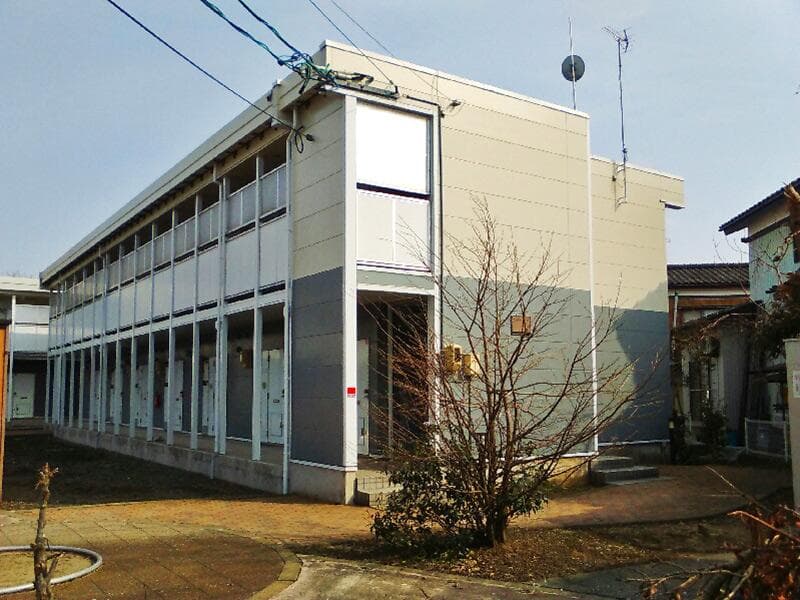 Main exterior of leopalace Bros I