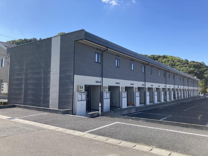 Main exterior of leopalace Sakuramachi