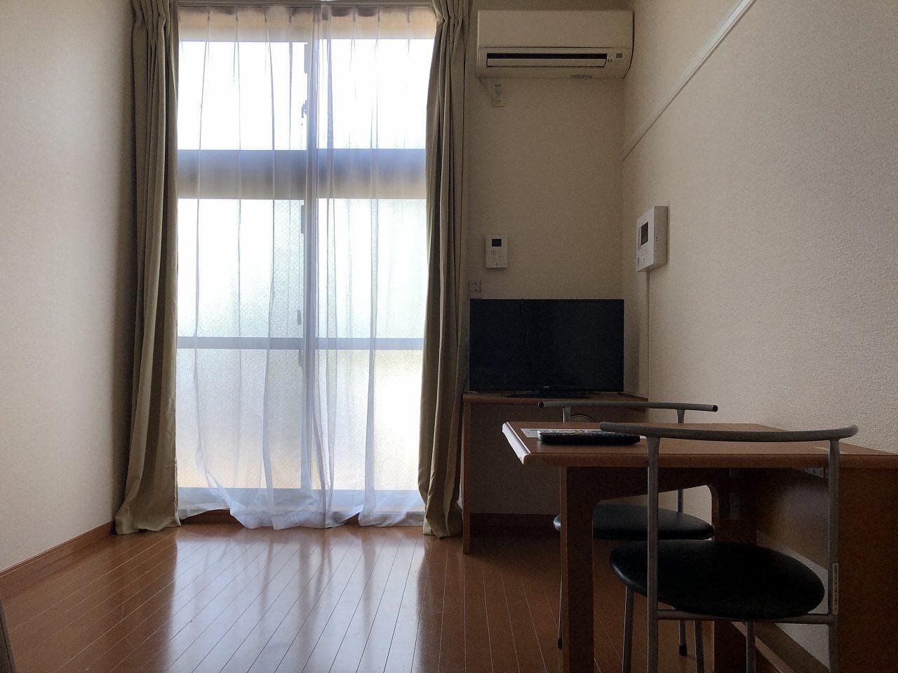 Room image 12
