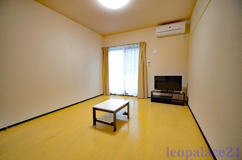 Room image 15