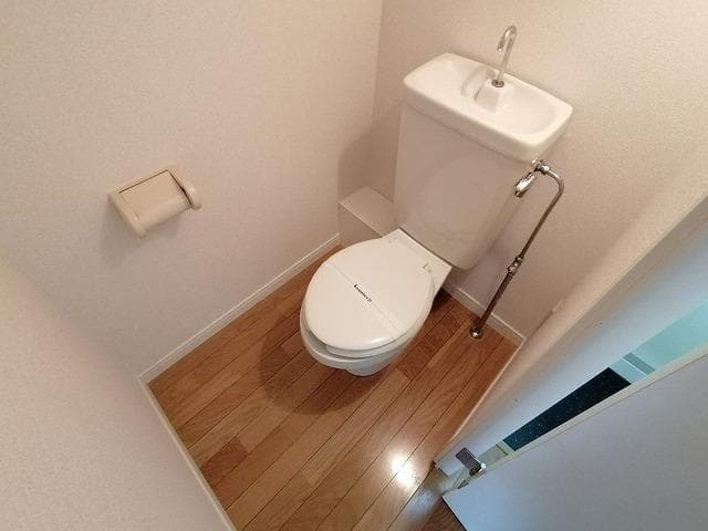 Room image 9