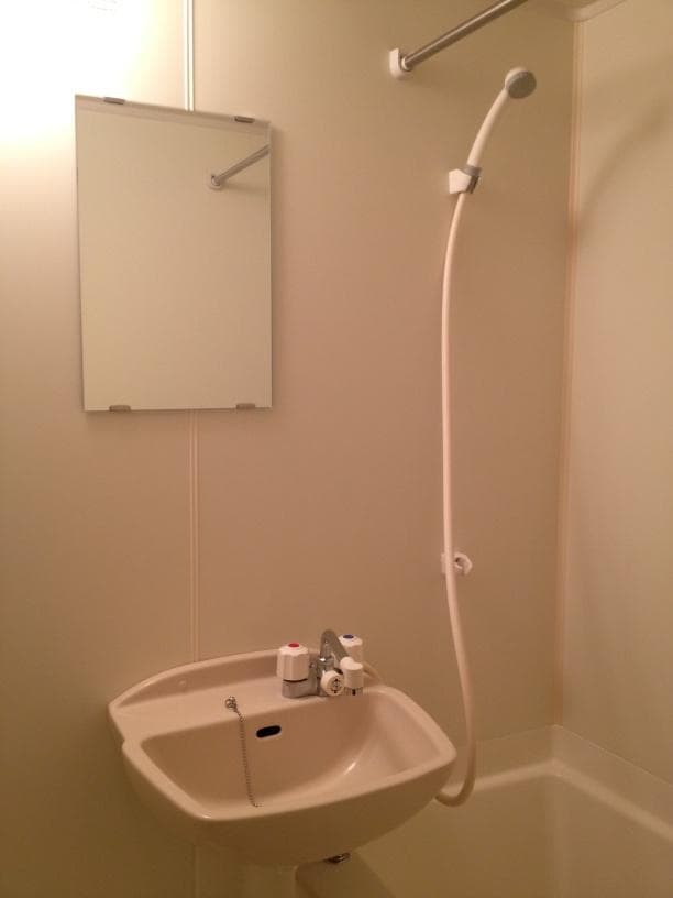 Room image 8