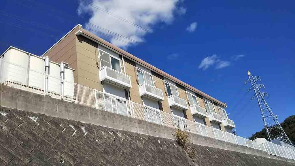 Main exterior of leopalace Crest Heim