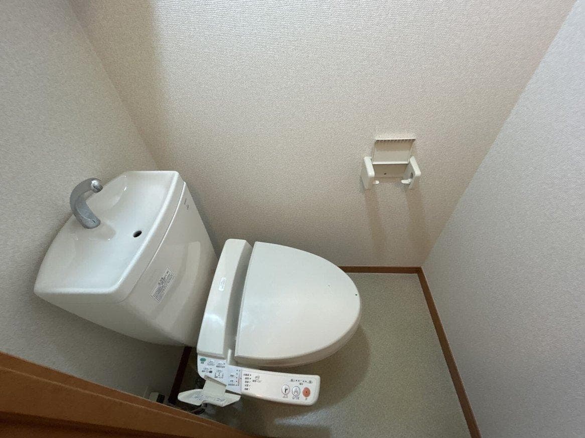 Room image 8