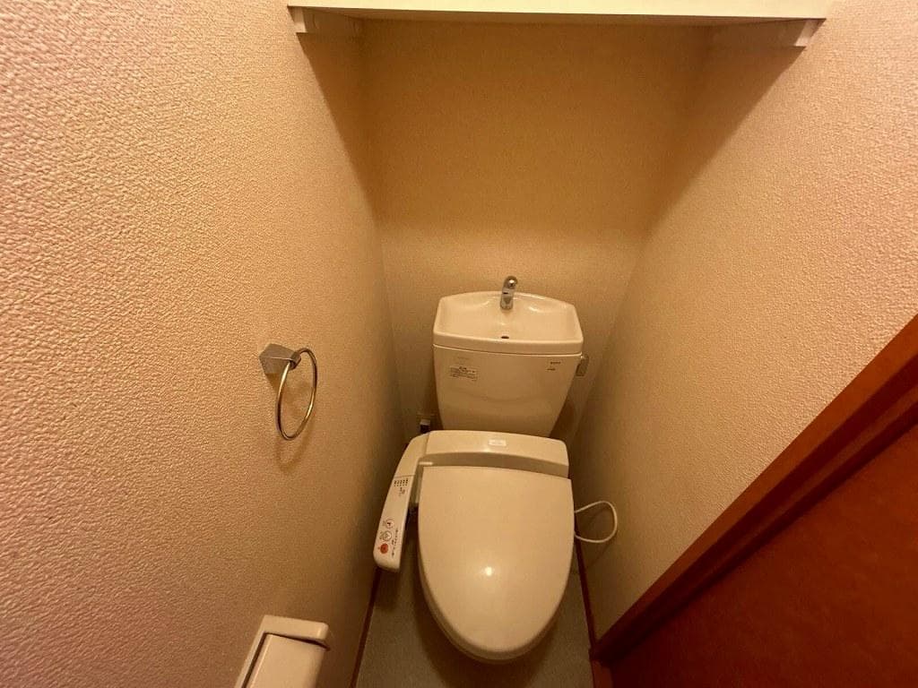 Room image 8