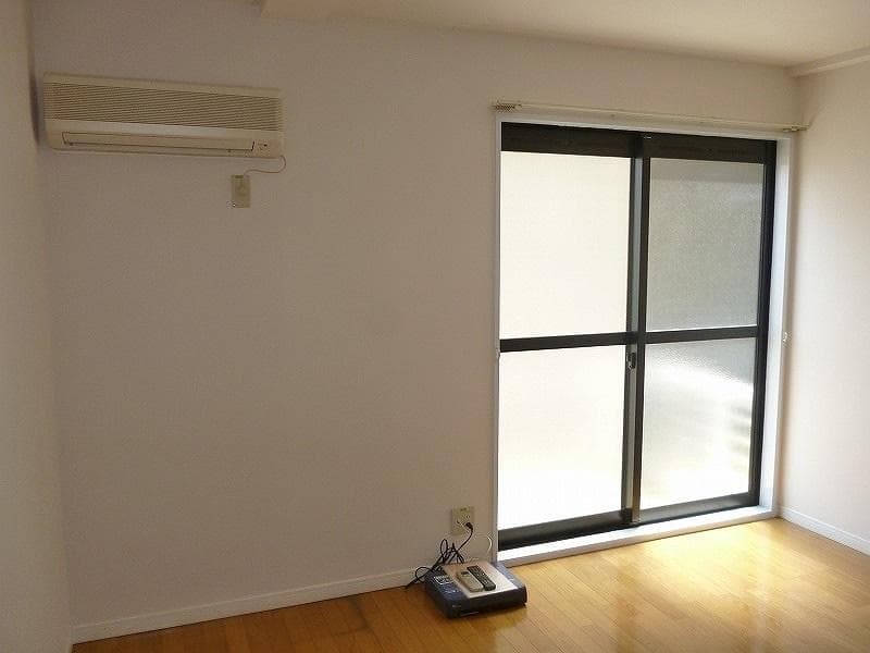 Room image 9