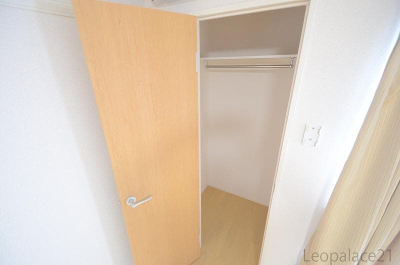 Room image 16