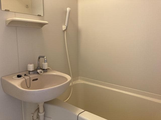 Room image 16