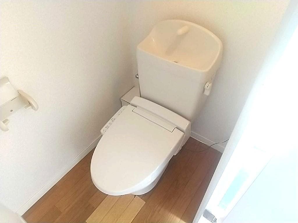 Room image 8
