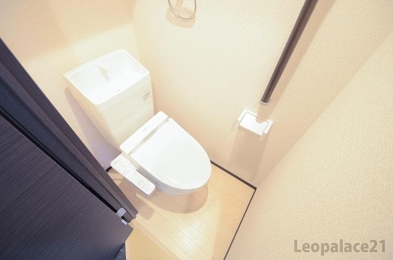 Room image 15