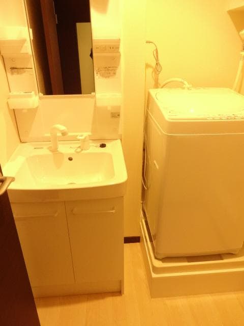 Room image 11