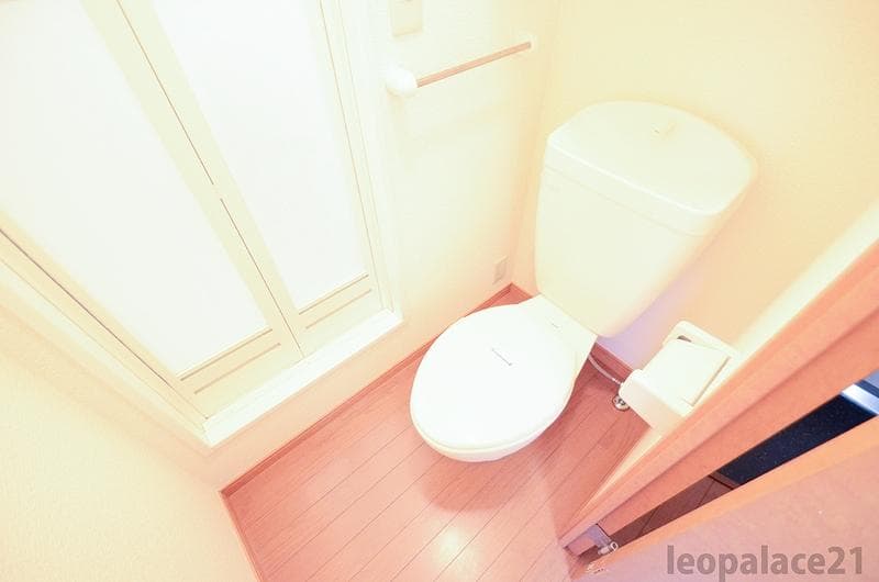 Room image 12