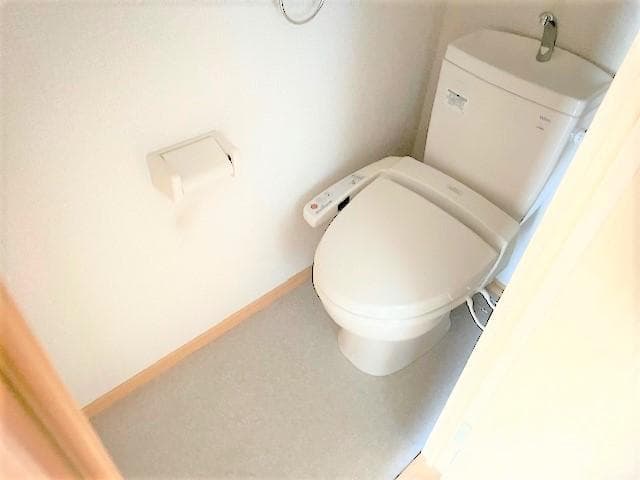 Room image 8