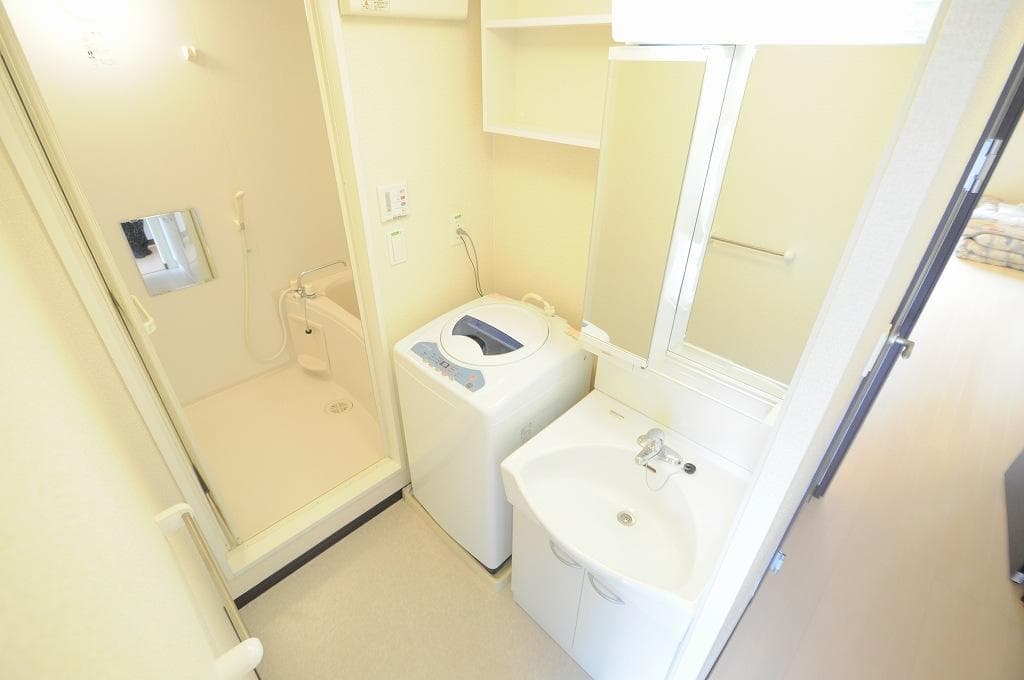Room image 11