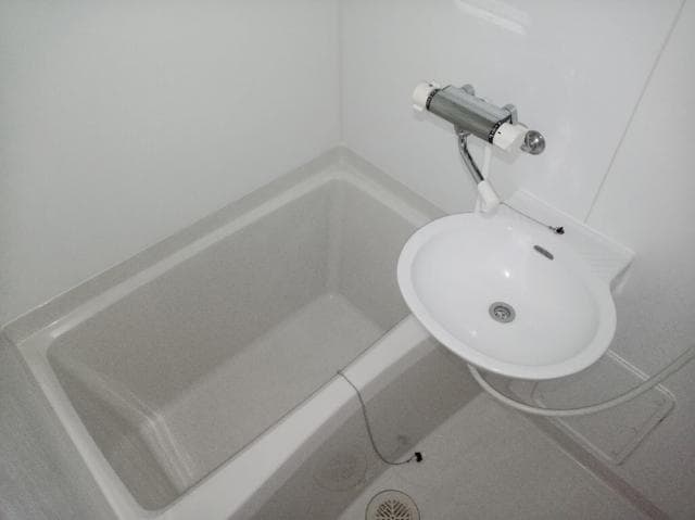 Room image 8