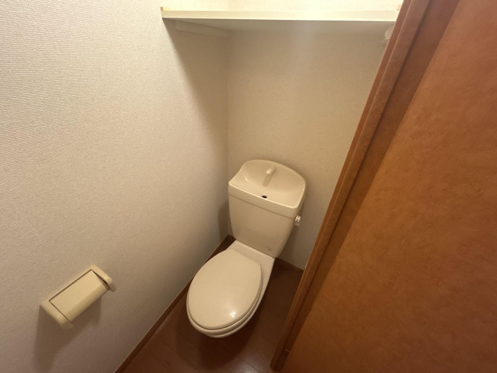 Room image 8