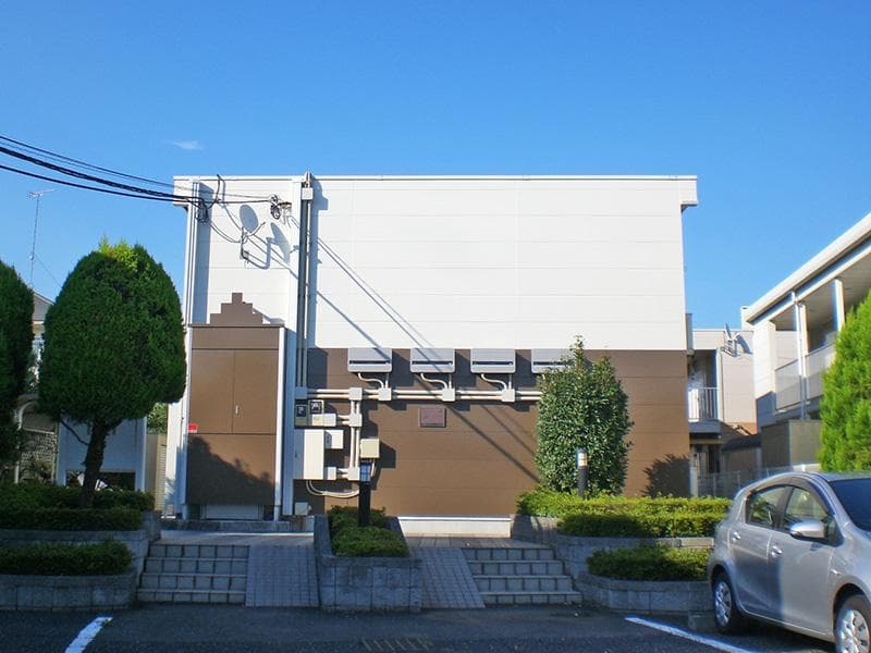 Main exterior of leopalace Flora