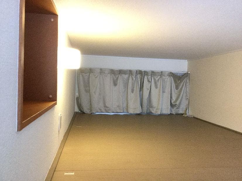 Room image 12