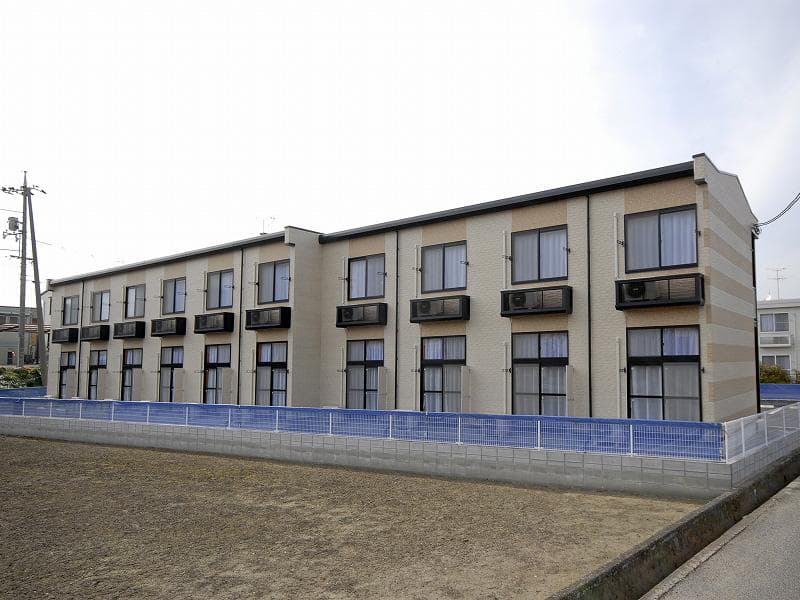 Main exterior of leopalace Aida