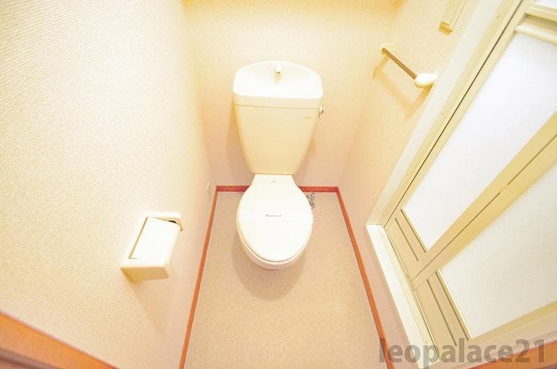 Room image 12