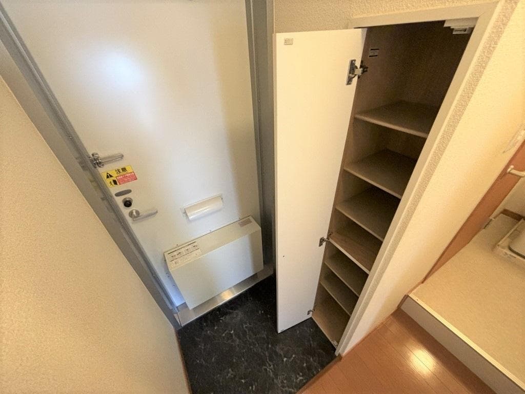 Room image 9