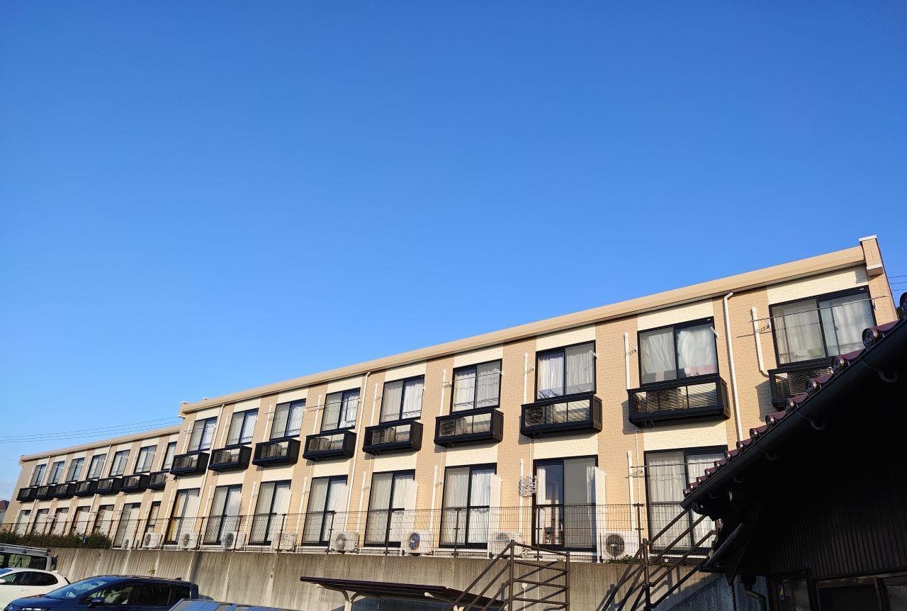 Main exterior of leopalace SACHI