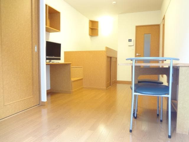 Room image 9