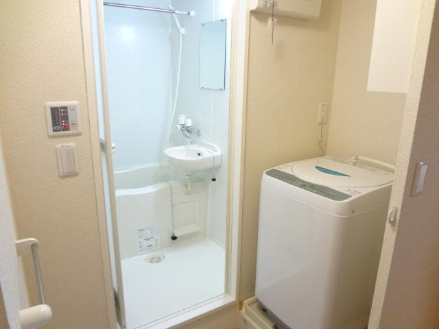 Room image 10