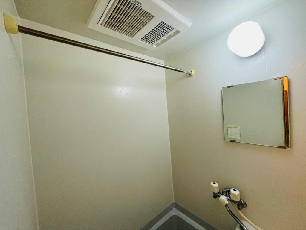 Room image 15