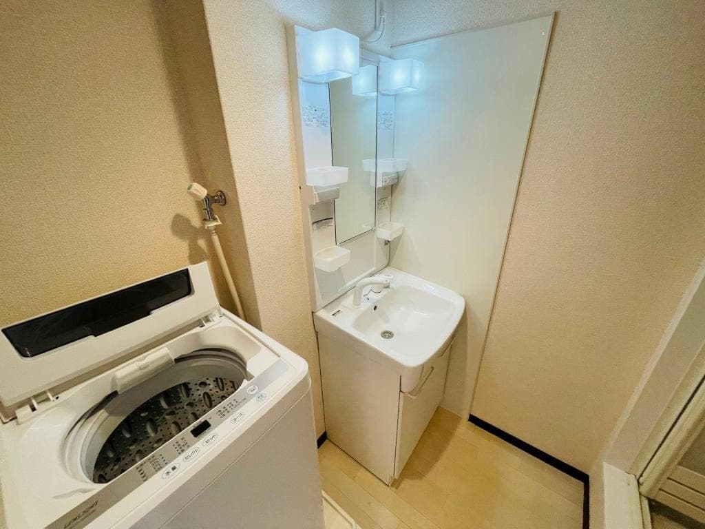 Room image 10
