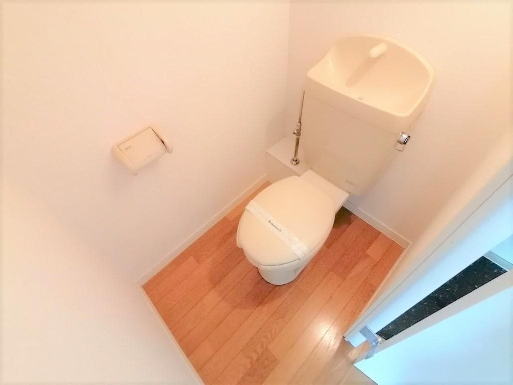 Room image 9