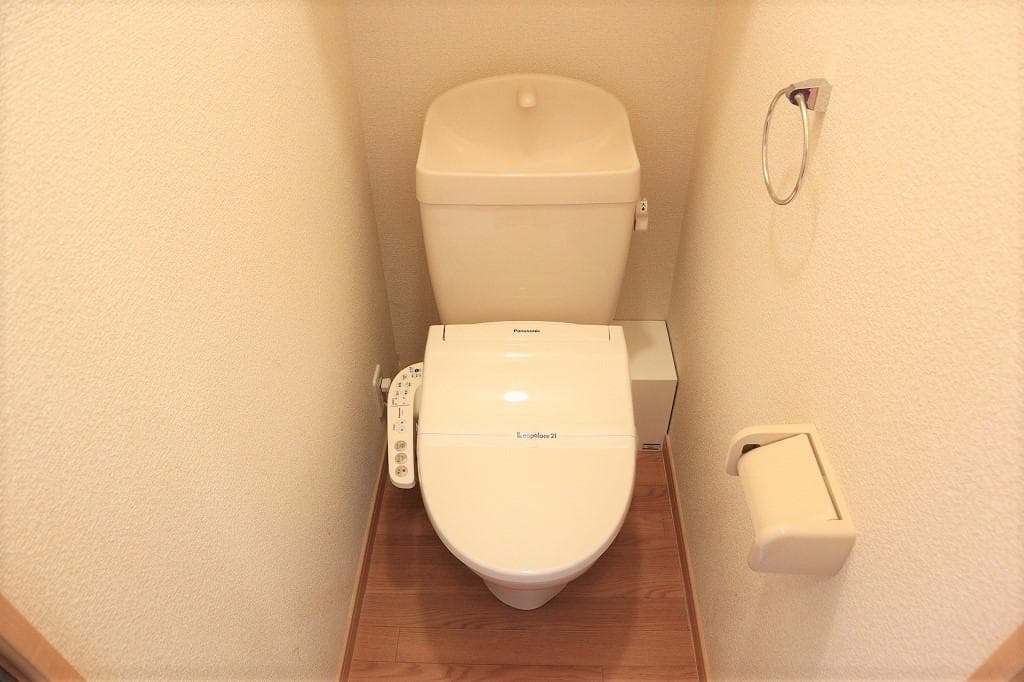 Room image 8