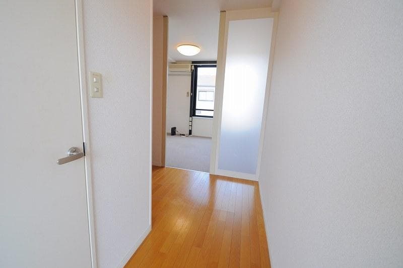 Room image 13