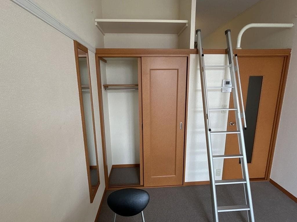 Room image 9