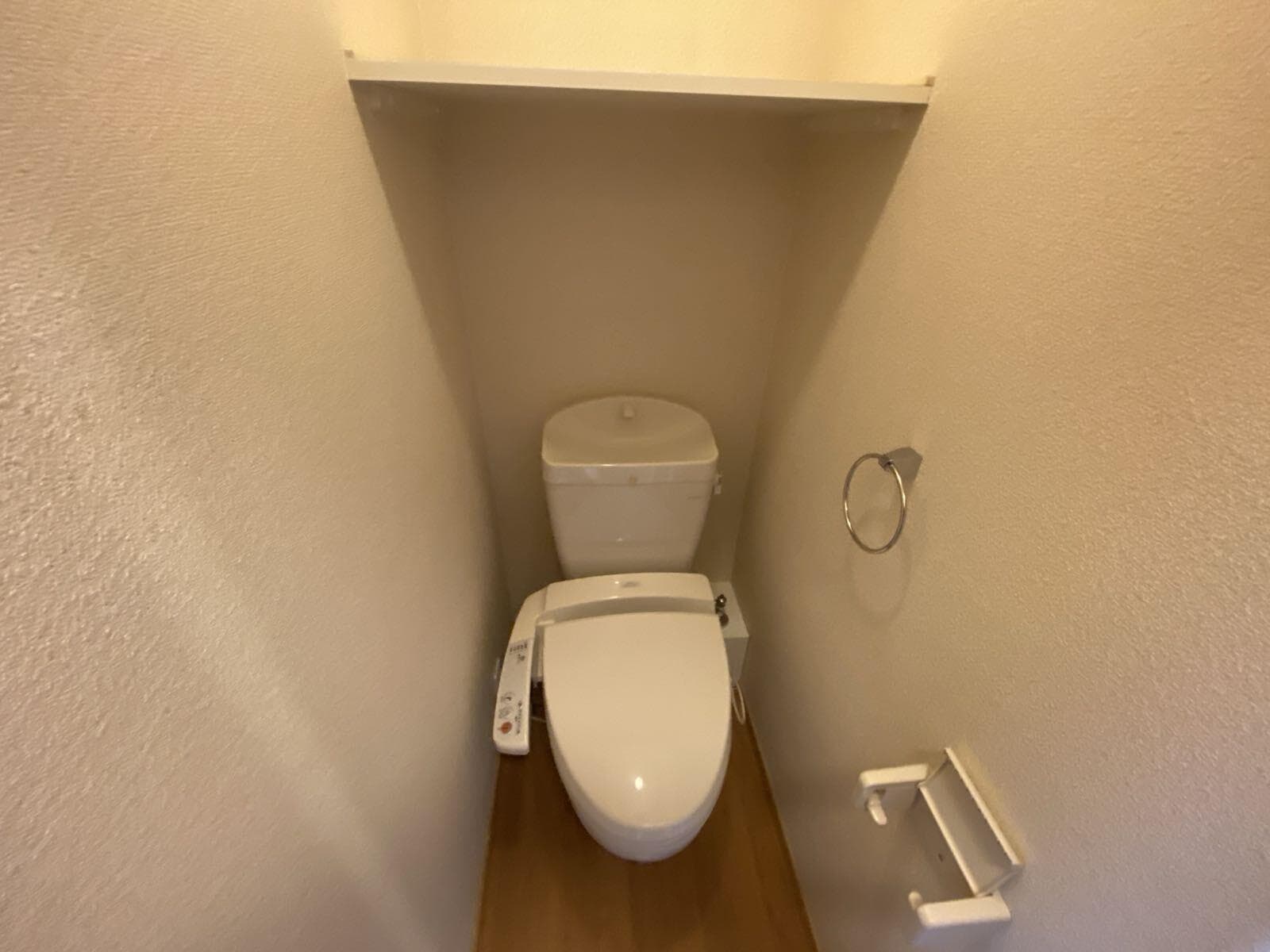 Room image 8