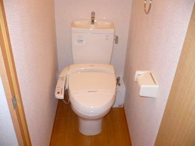 Room image 8