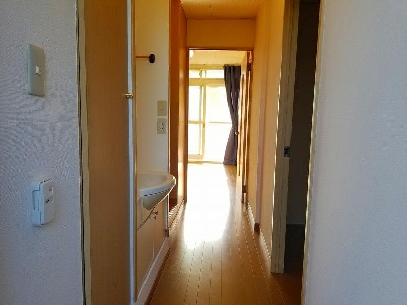 Room image 8