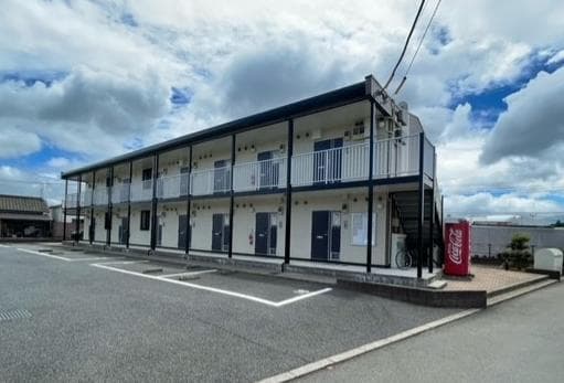 Main exterior of leopalace Mukoyama II