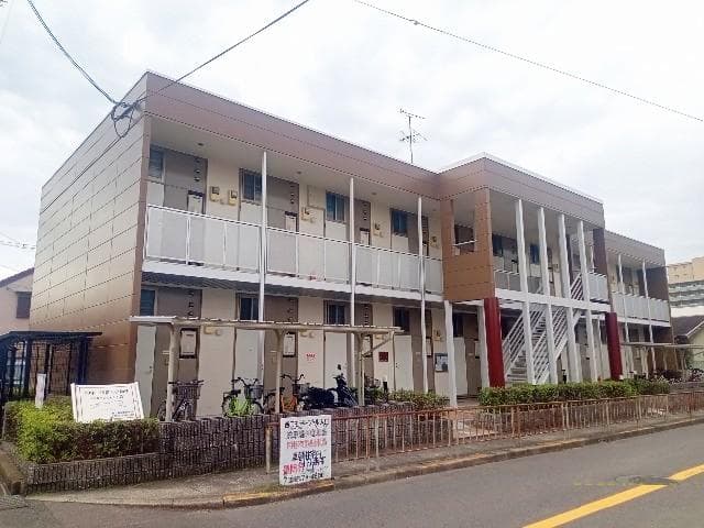 Main exterior of leopalace 290