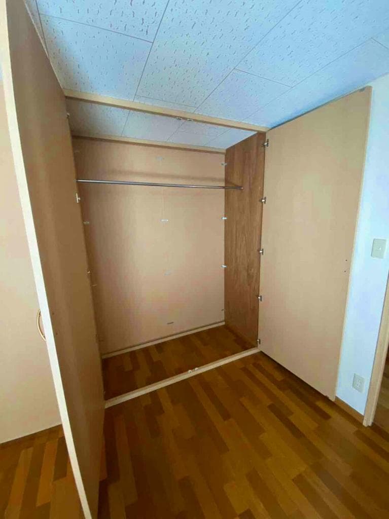 Room image 12