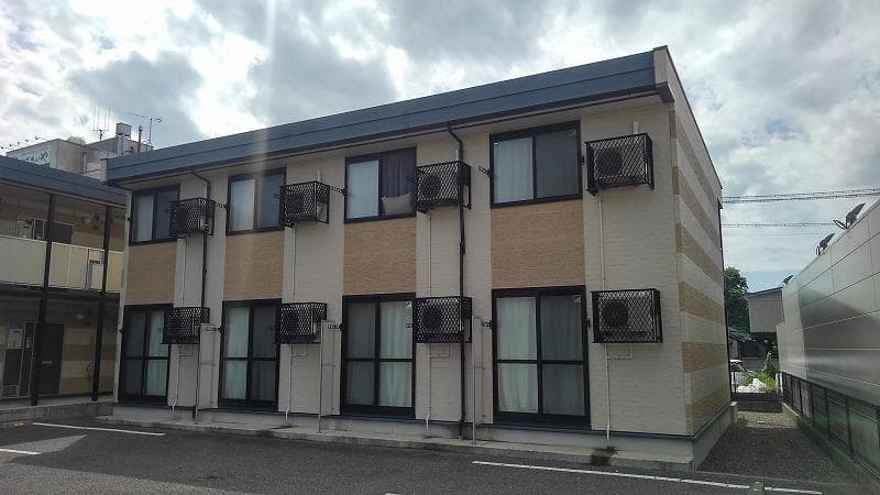 Main exterior of leopalace SYOKAKU