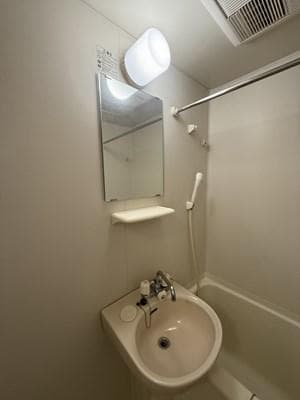 Room image 11